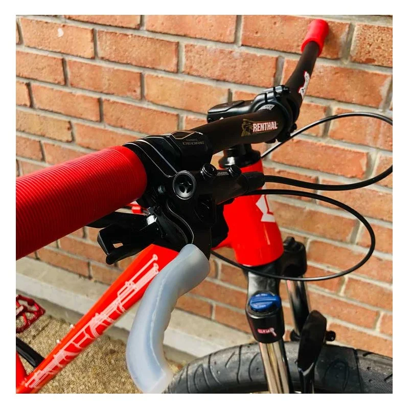 Custom Collective X Bikelife C100 Rouge Vermillon 2022 7 Custom Collective X Bikelife C100 Rouge Vermillon 2022 – Image 5