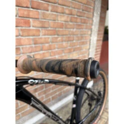 Custom Collective C100 Pro Noir Tan 2022 17 Custom Collective C100 Pro Noir Tan 2022 -Magasin De Vélos custom collective c100 pro noir tan 2022 3