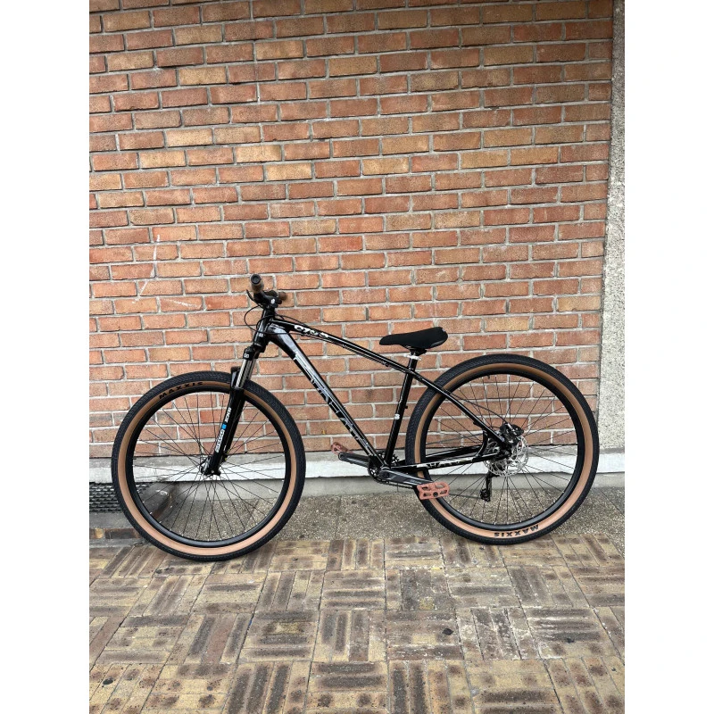 Custom Collective C100 Pro Noir Tan 2022 3 Custom Collective C100 Pro Noir Tan 2022