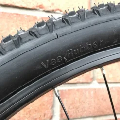 Custom VTT MBM DART 29" Rouge -Magasin De Vélos custom vtt mbm dart 29 rouge 4